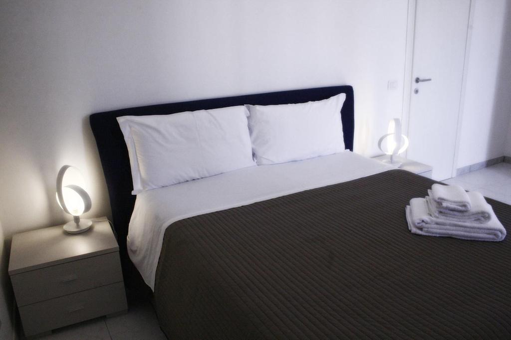 B&B Young Κατάνια Δωμάτιο φωτογραφία