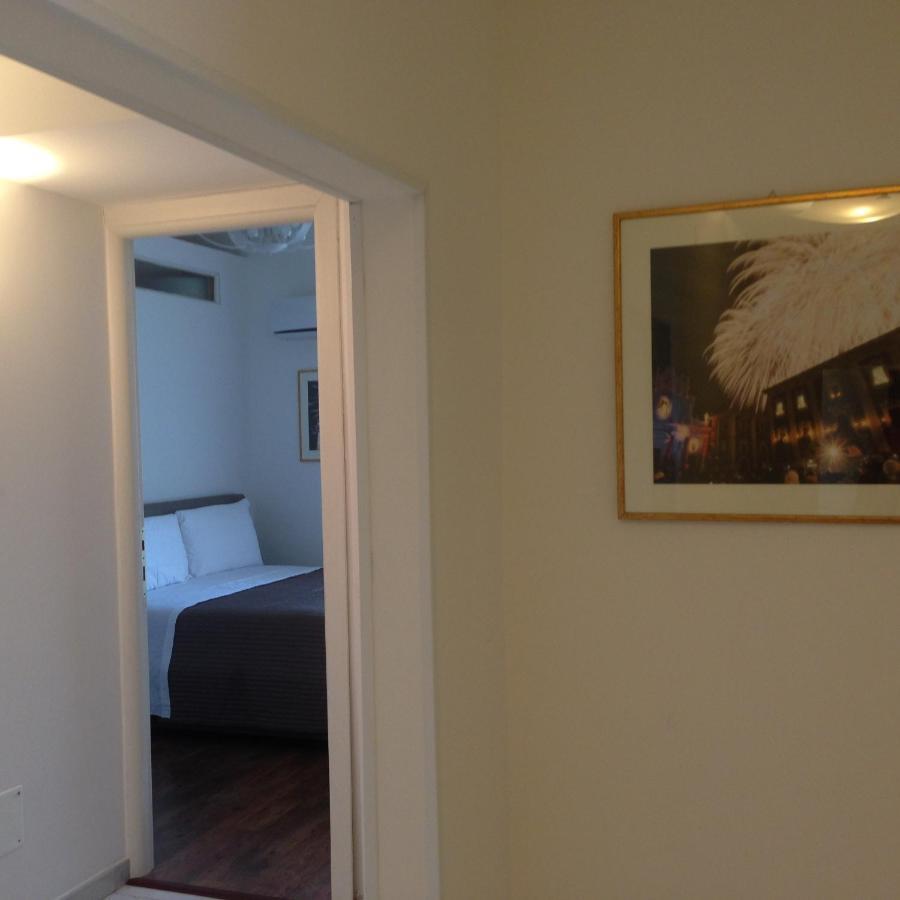 B&B Young Κατάνια Εξωτερικό φωτογραφία